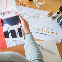 Rotkäppchen stellt Academy ein